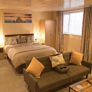 Rosebank Hotel